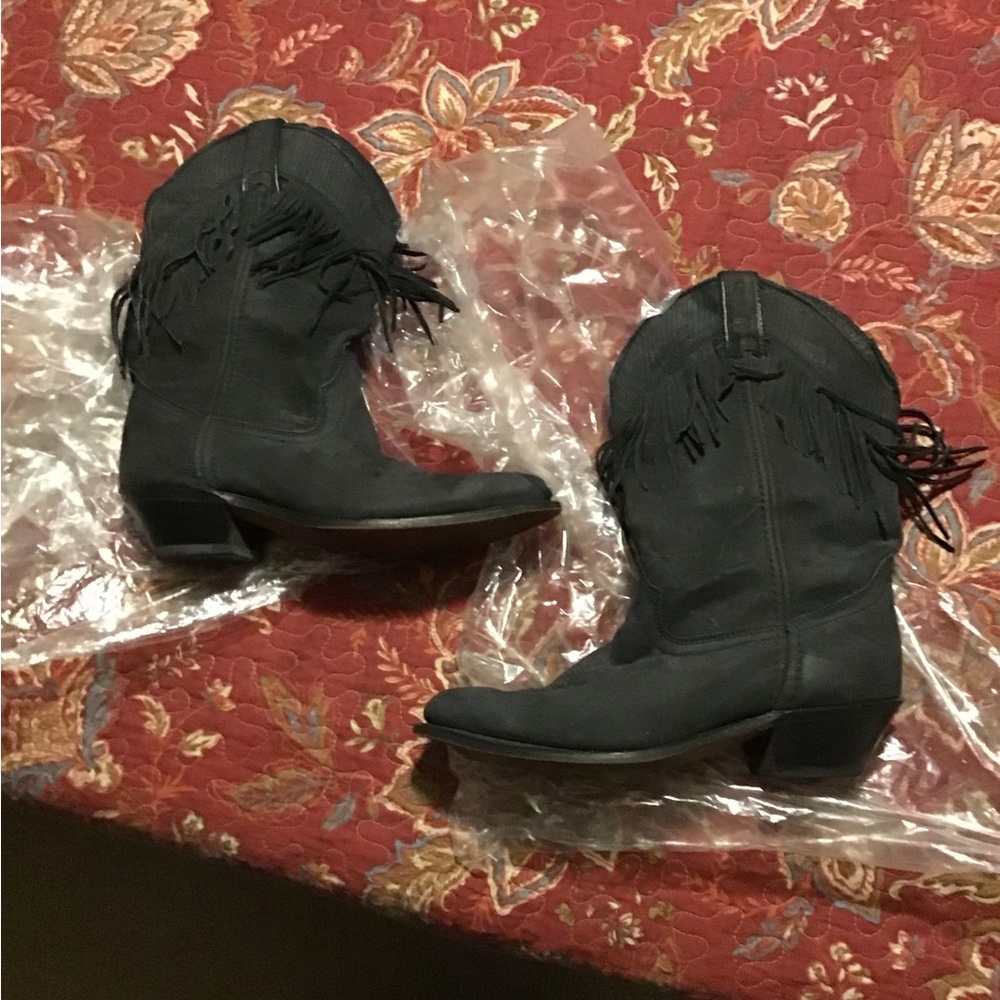 Women’s Laredo fringed suede boots size 8